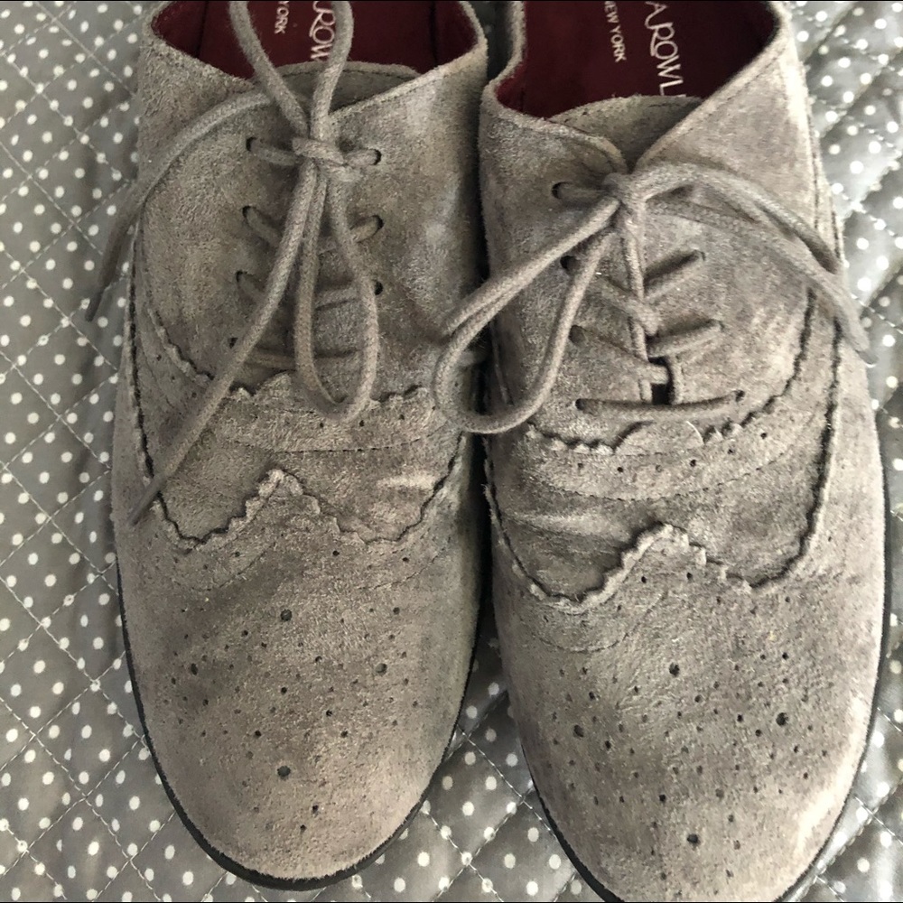 Gray suede Oxford shoes